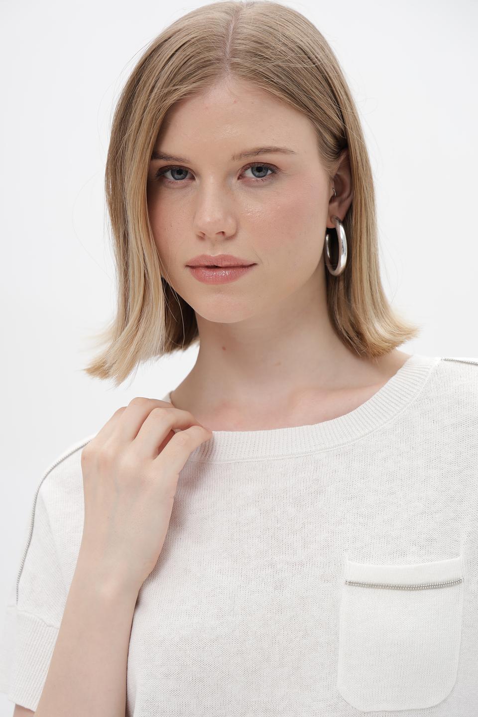 Пуловер Lebek с карманом молочный