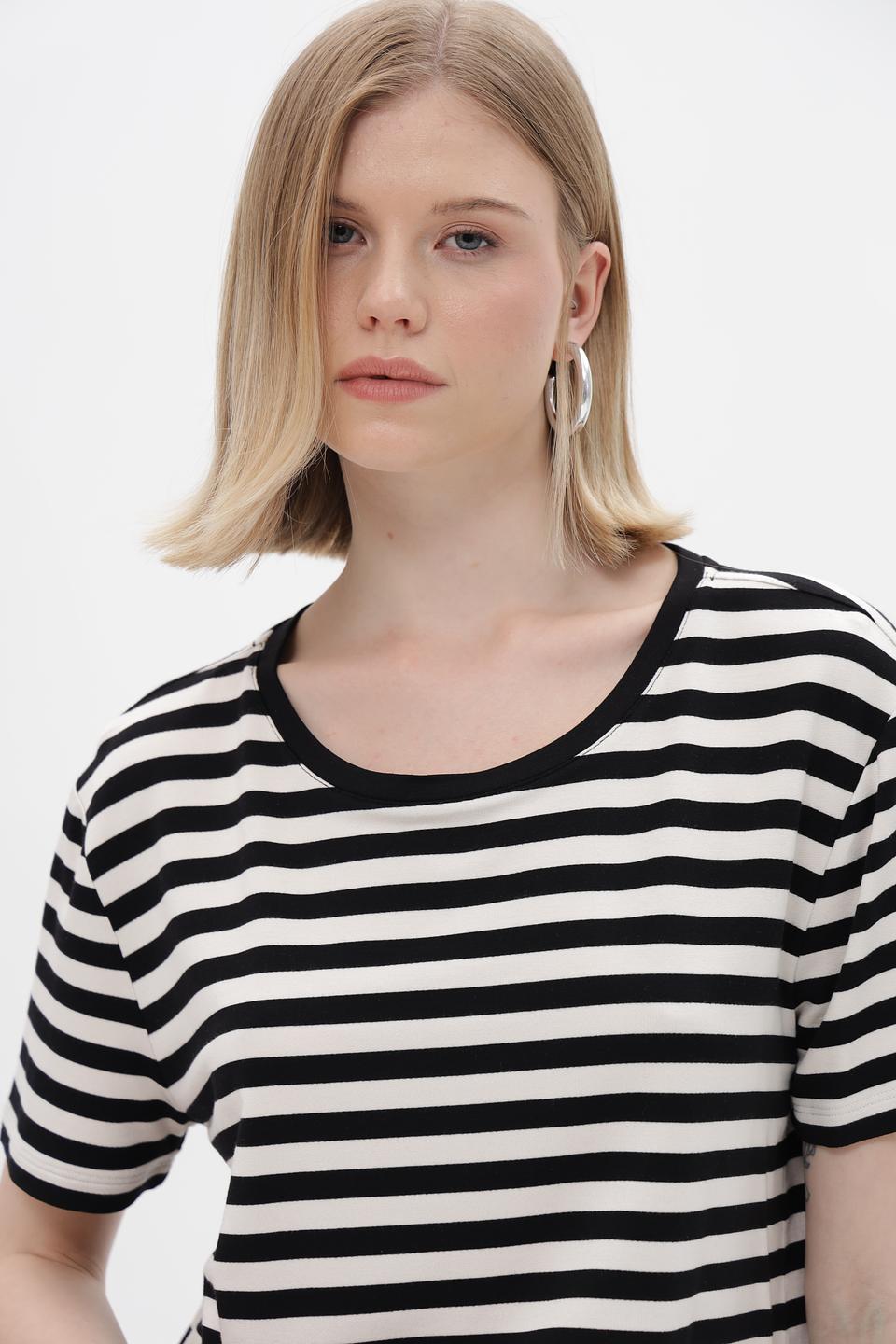 Футболка Monari в полоску