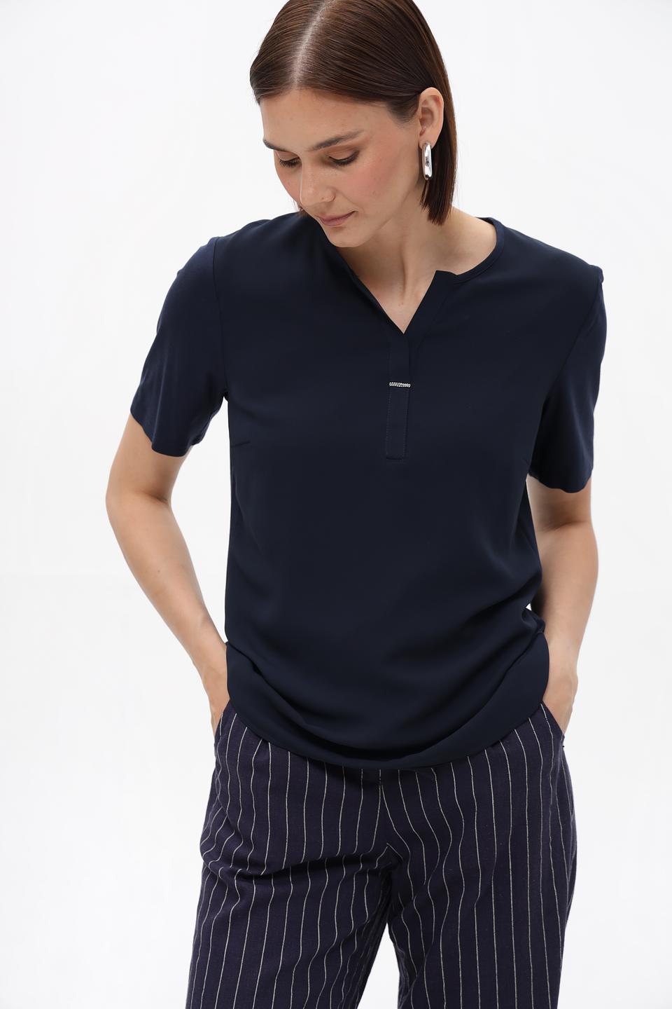 Блузка Frank Walder темно-синяя с V-образным вырезом