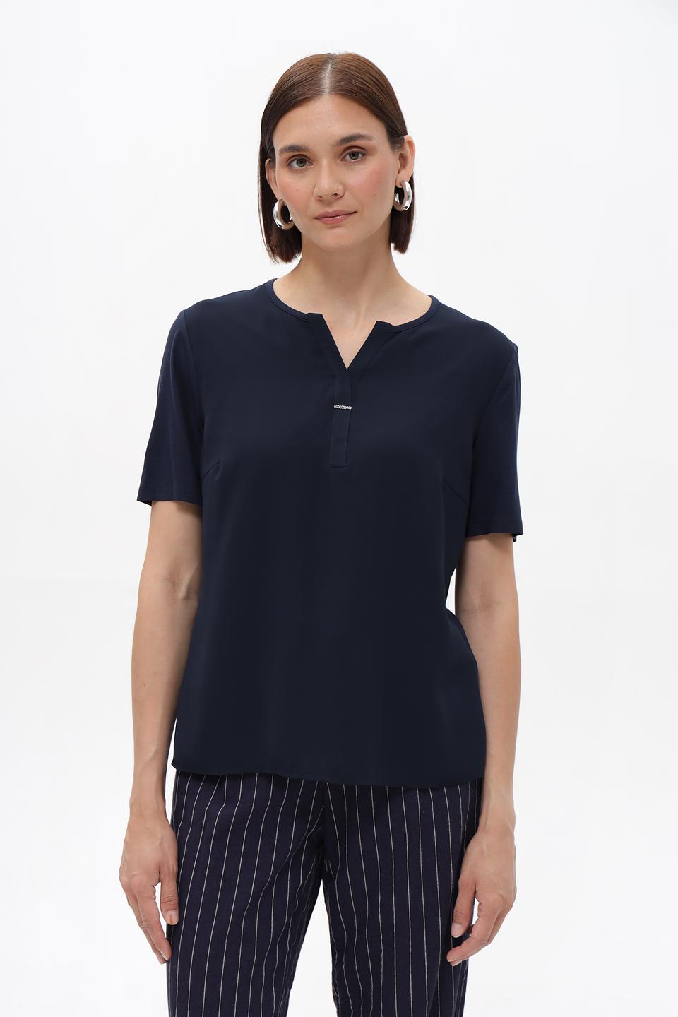 Блузка Frank Walder темно-синяя с V-образным вырезом