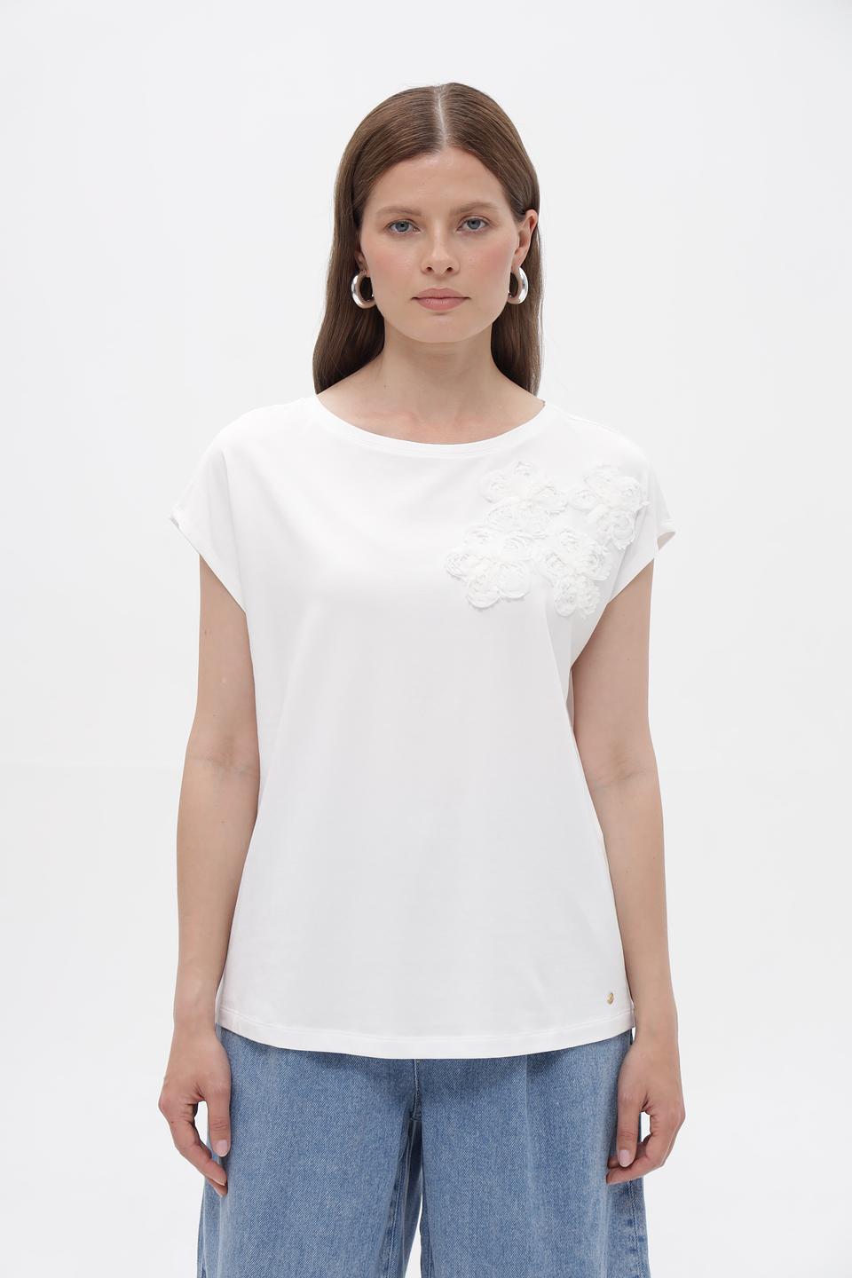 Блузка Betty and Co с кружевом