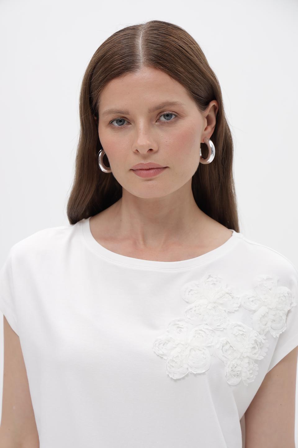 Блузка Betty and Co с кружевом