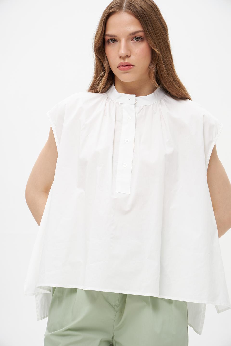 Блузка Croche женская белая с воланами