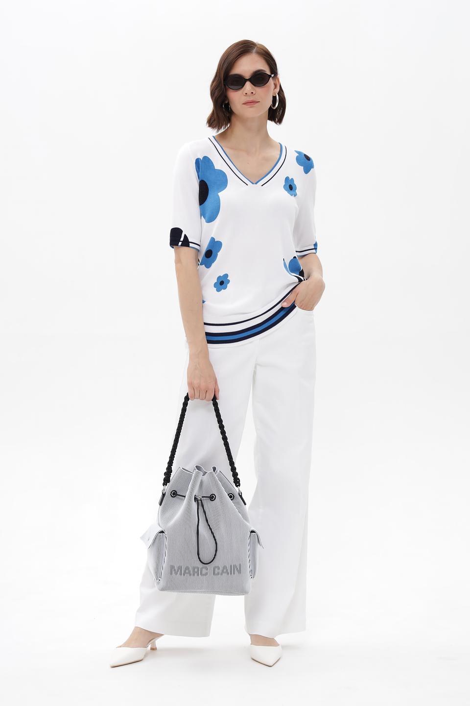 Пуловер Passioni с цветочным принтом