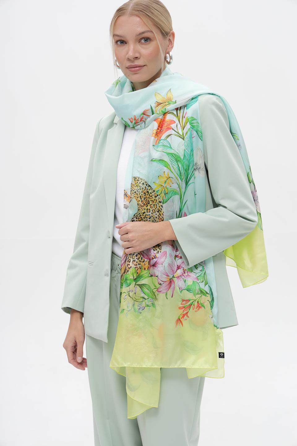 Шарф Fraas с леопардом и цветами