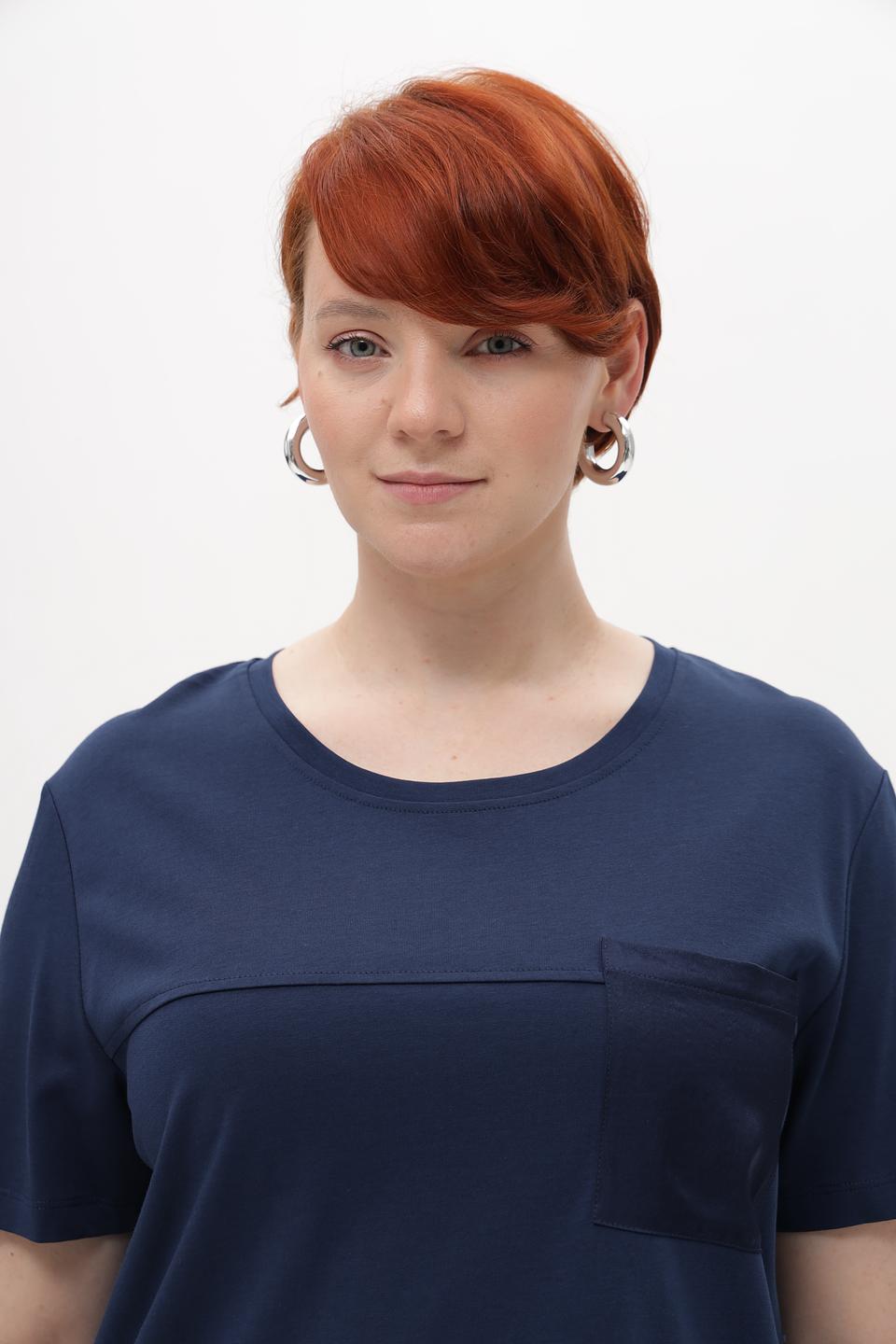 Блуза Margittes с карманом темно-синяя