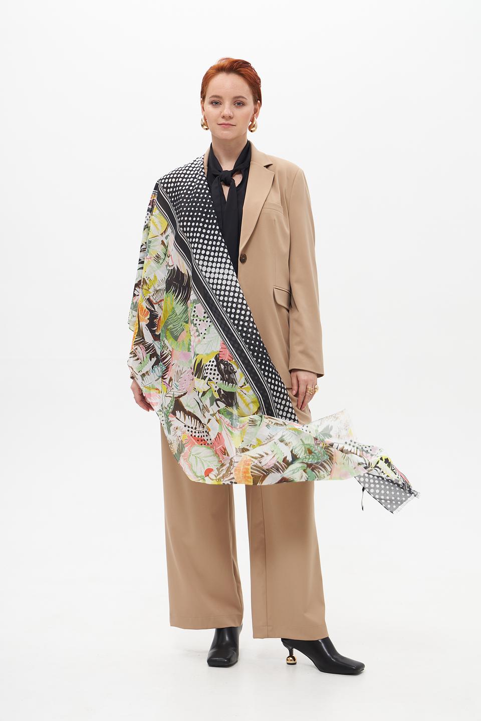 Шарф Marc Cain с тропическим принтом