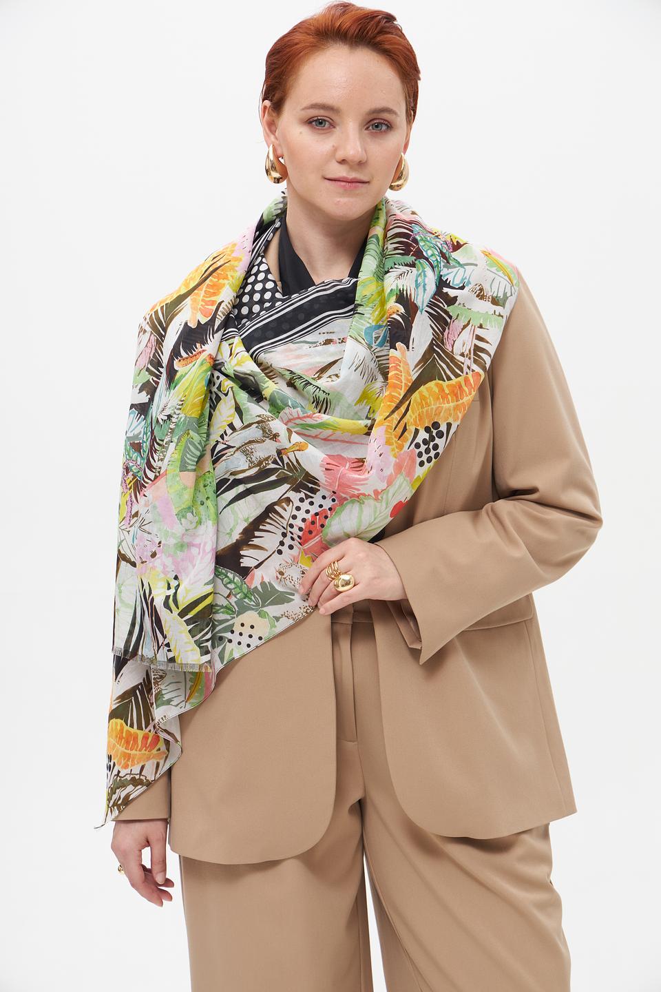Шарф Marc Cain с тропическим принтом