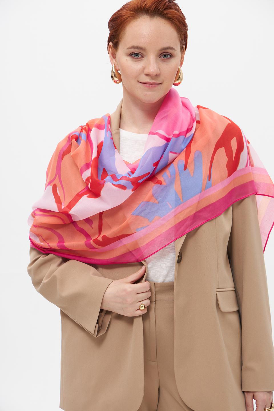 Шарф Lecomte с абстрактным рисунком