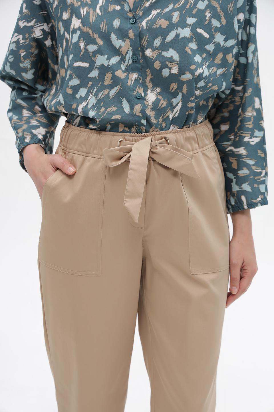 Брюки Betty and Co с поясом бежевые