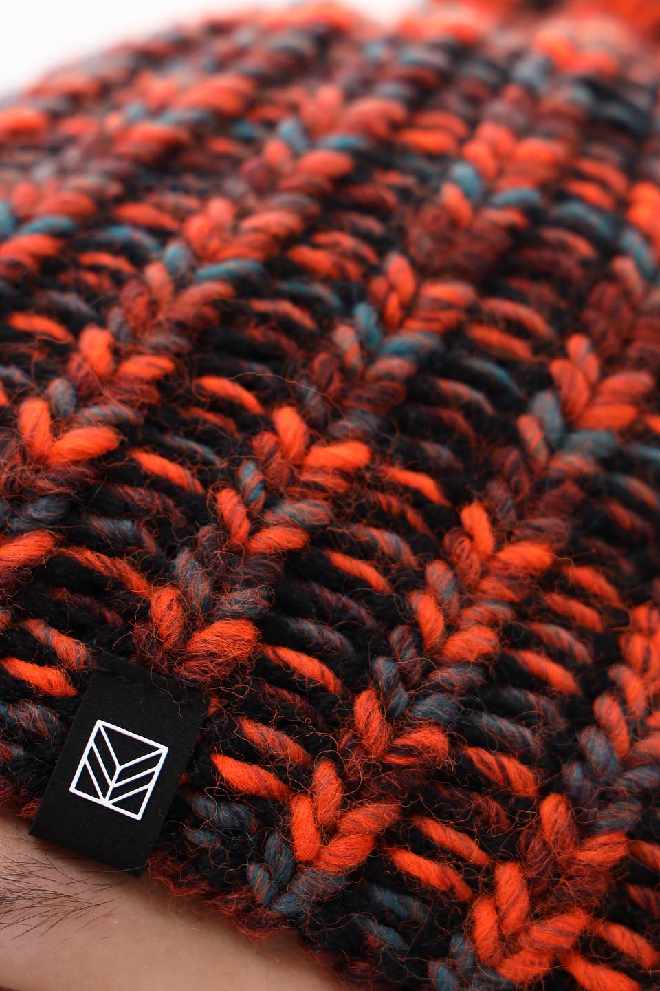 Шапка Marhatter вязаная с помпоном