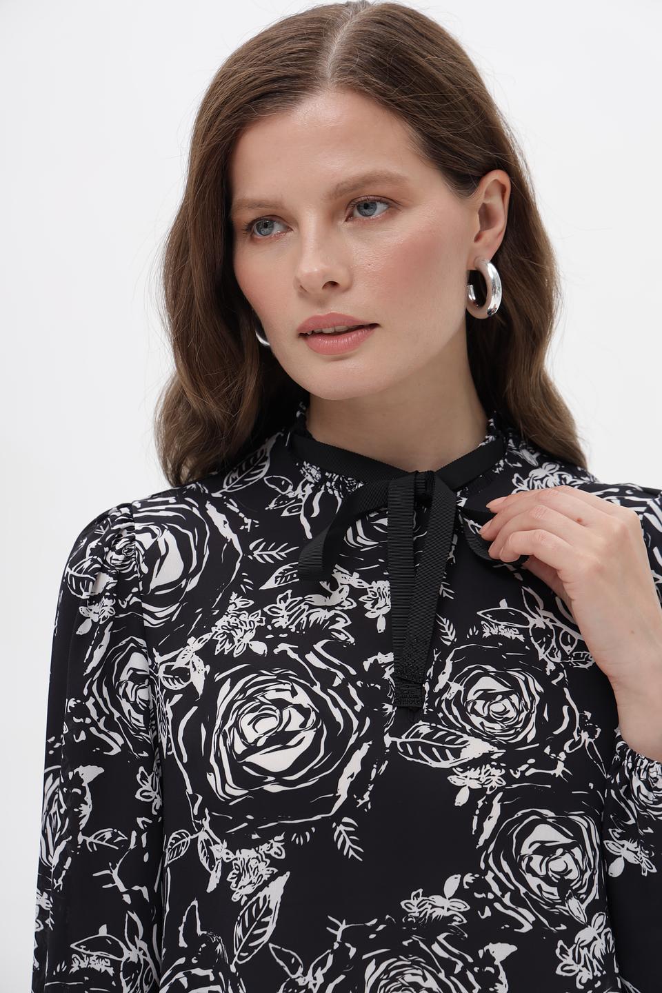 Блузка Just Valeri с розами