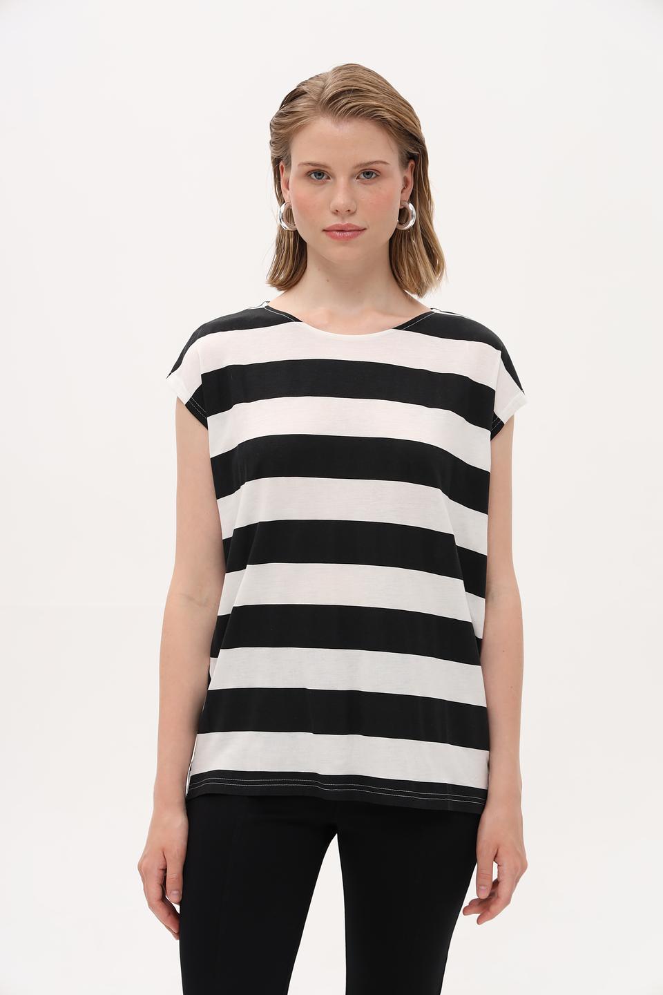 Топ Broadway в полоску