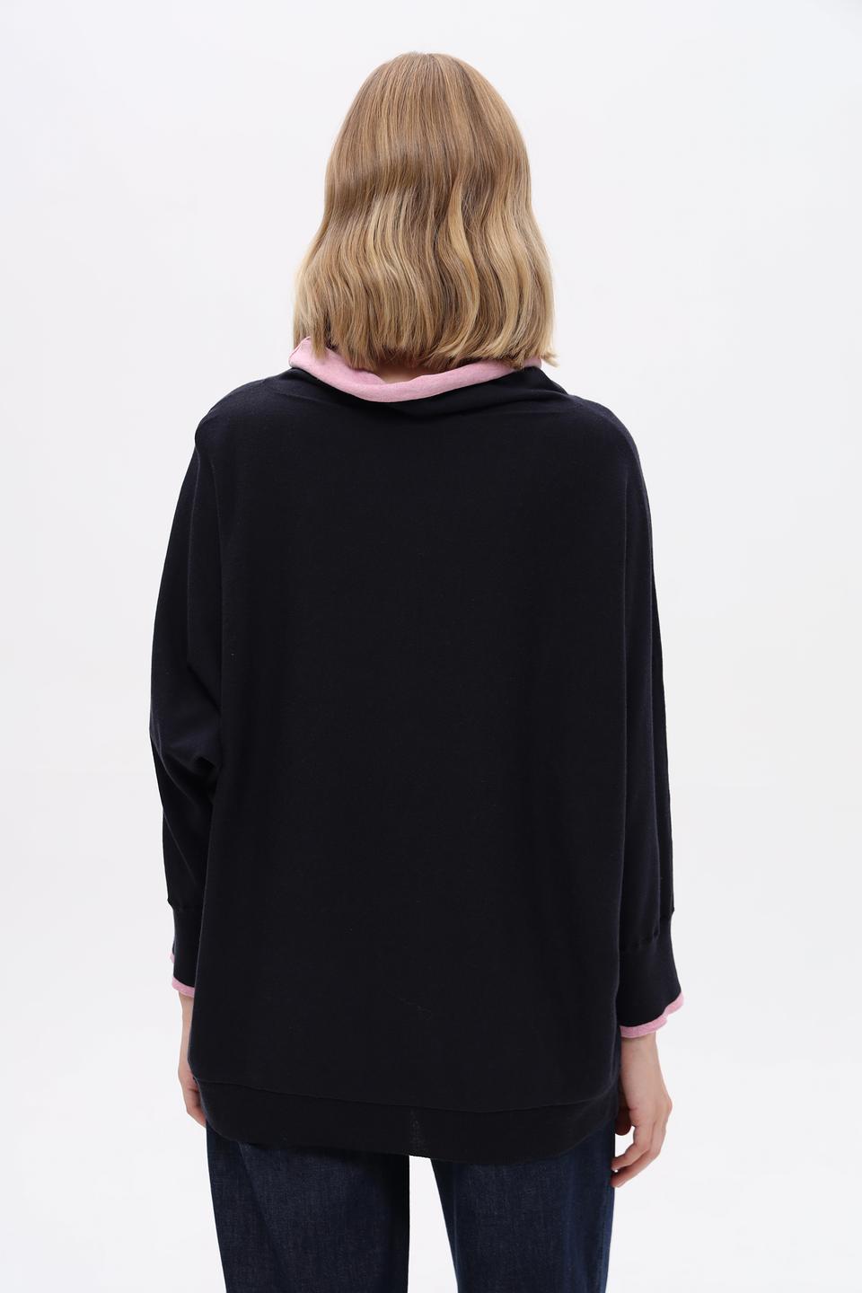 Пуловер Pezzo с розовой отделкой