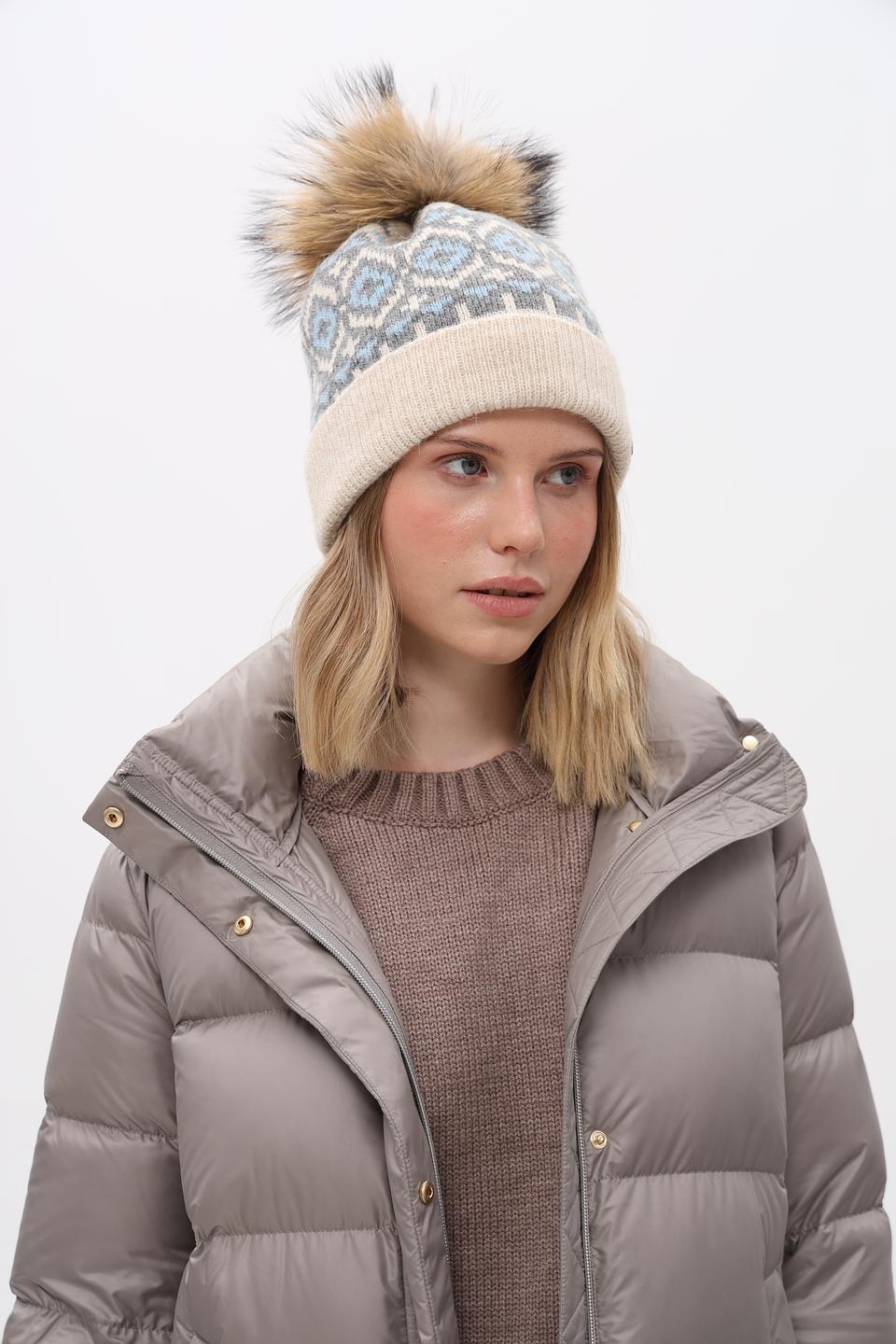 Шапка Marhatter с помпоном