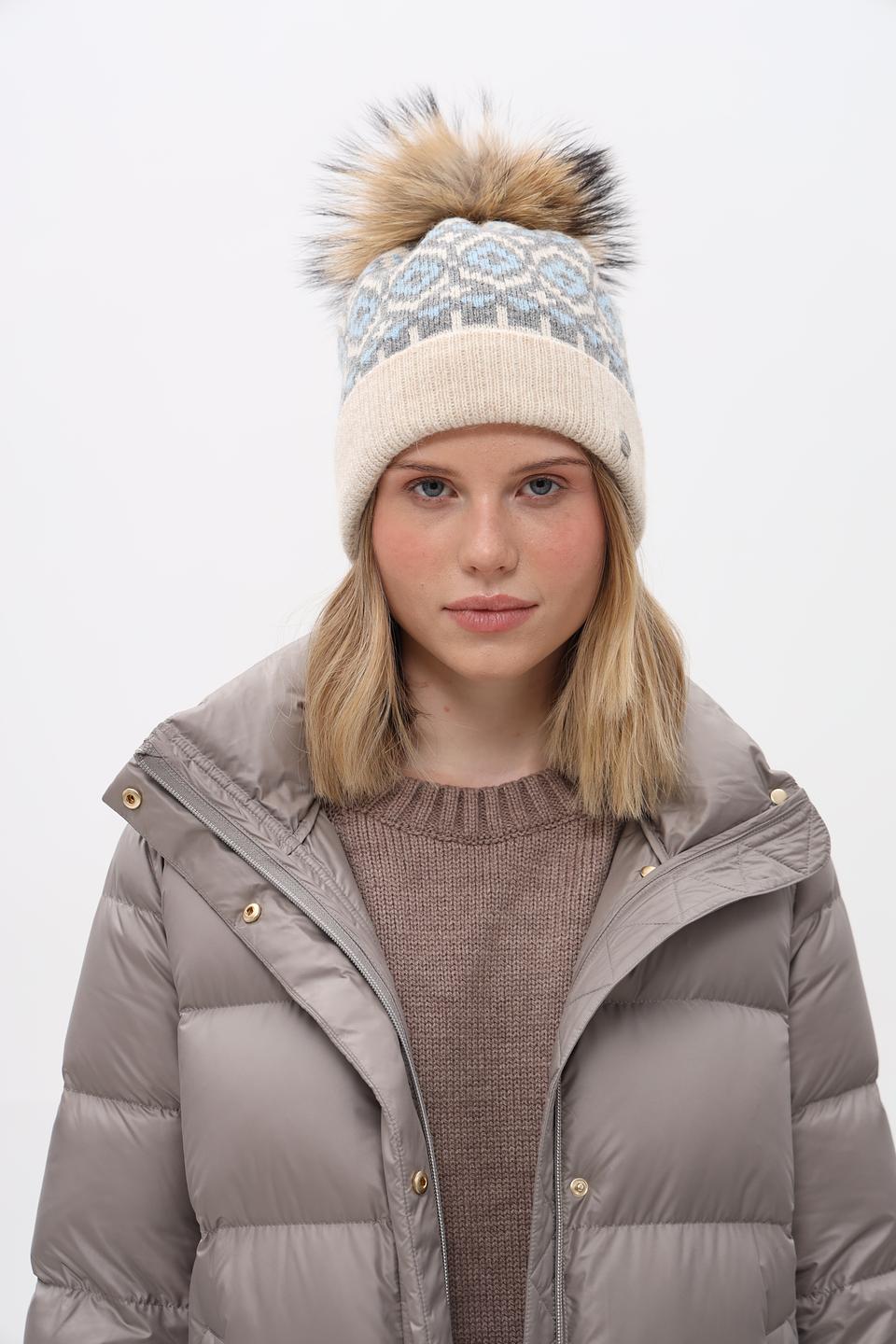 Шапка Marhatter с помпоном