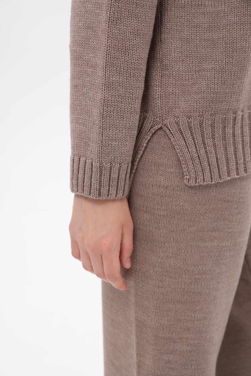 Джемпер Marhatter с разрезами