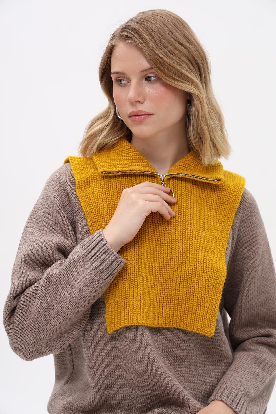 Манишка вязаная Marhatter горчичная