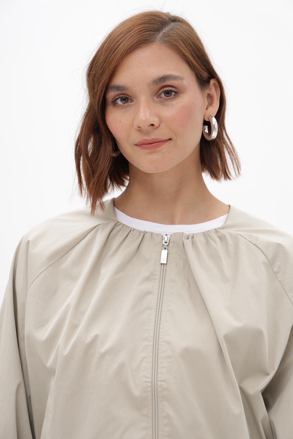 Жакет Monari бежевый с рукавами-фонариками