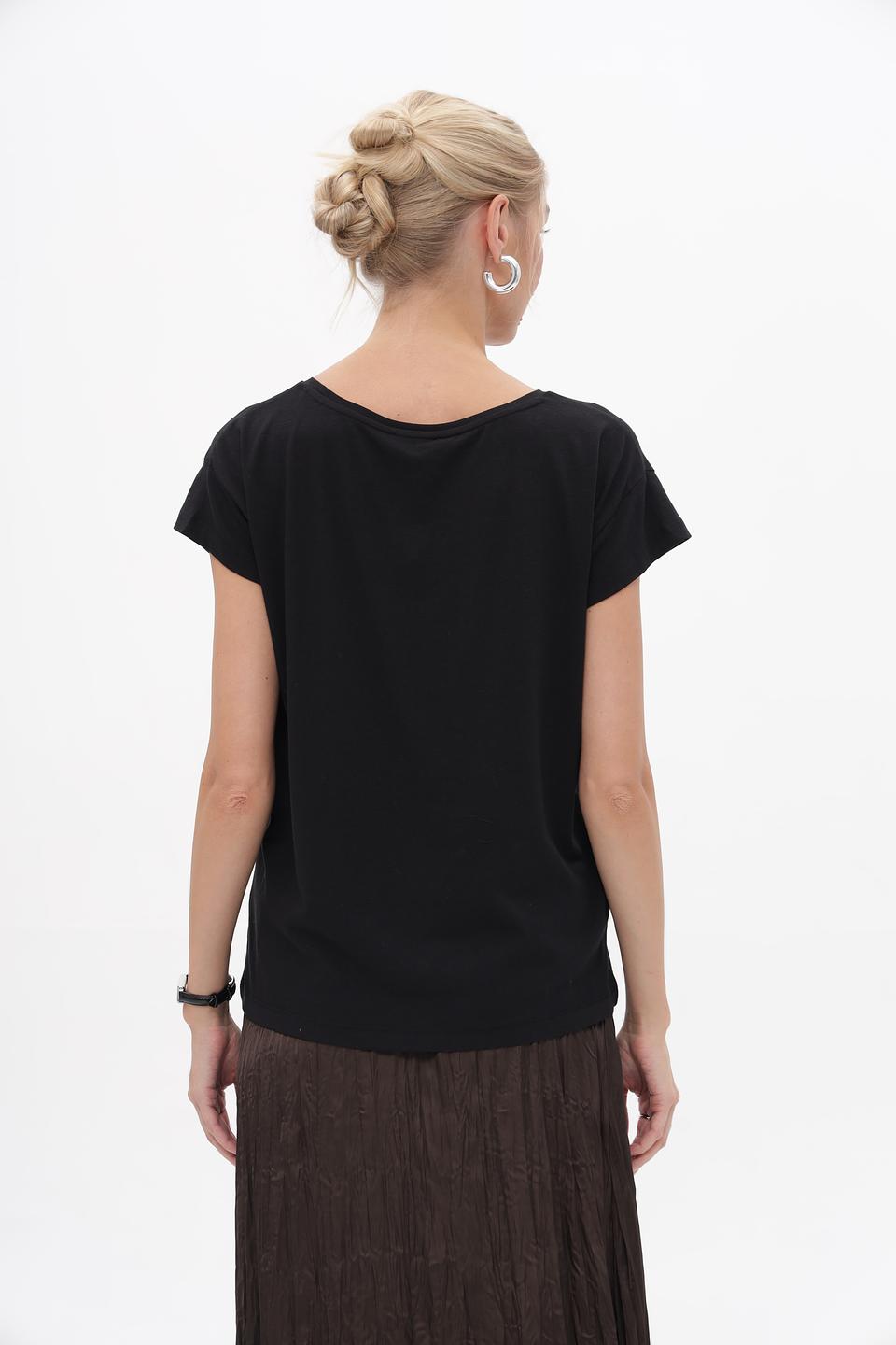 Футболка More and More с принтом чёрная