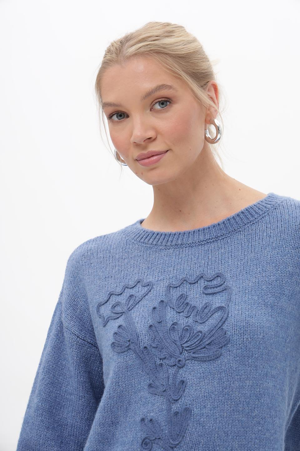 Пуловер More and More с вышивкой голубой