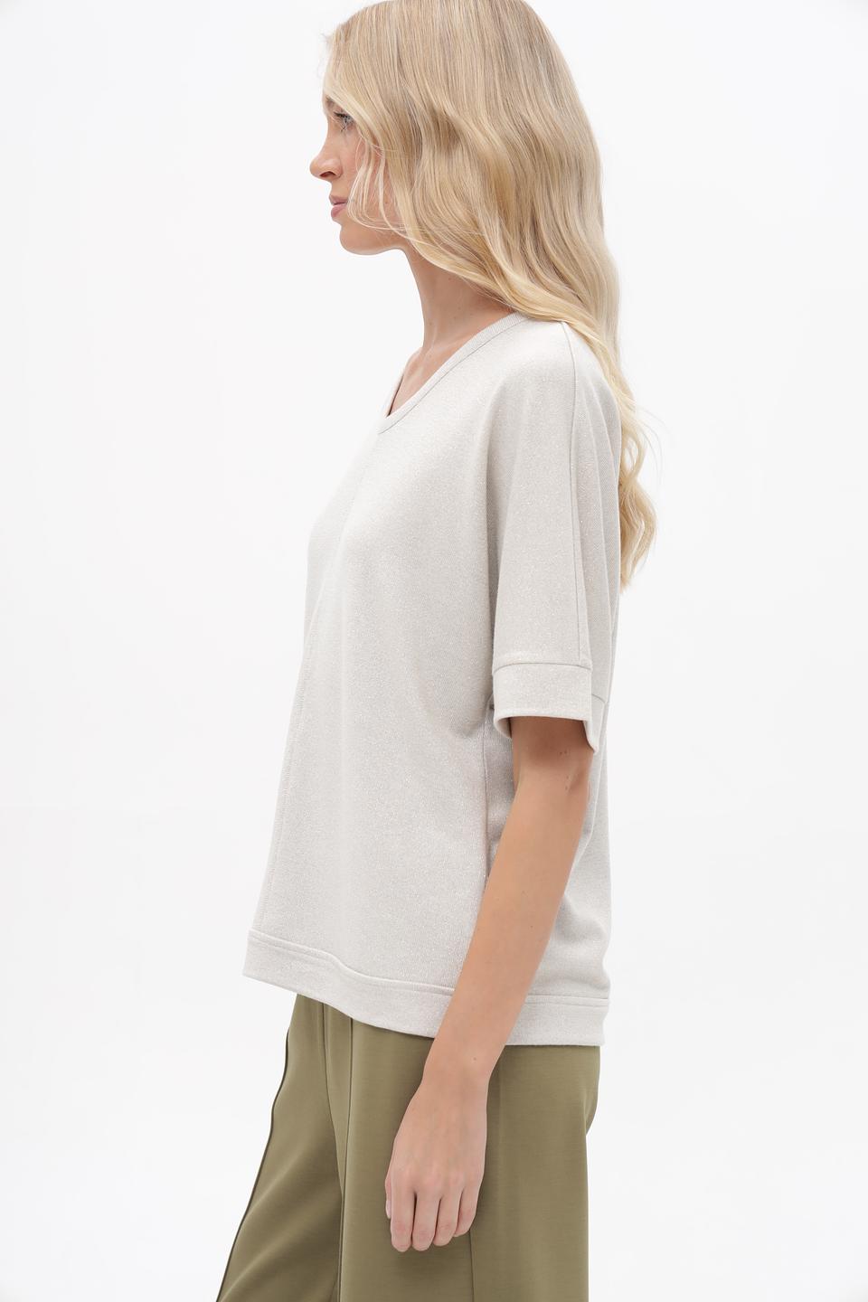 Пуловер Lecomte бежевый с V-образным вырезом