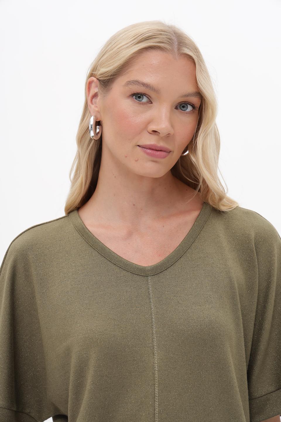 Пуловер Lecomte оливковый с V-образным вырезом