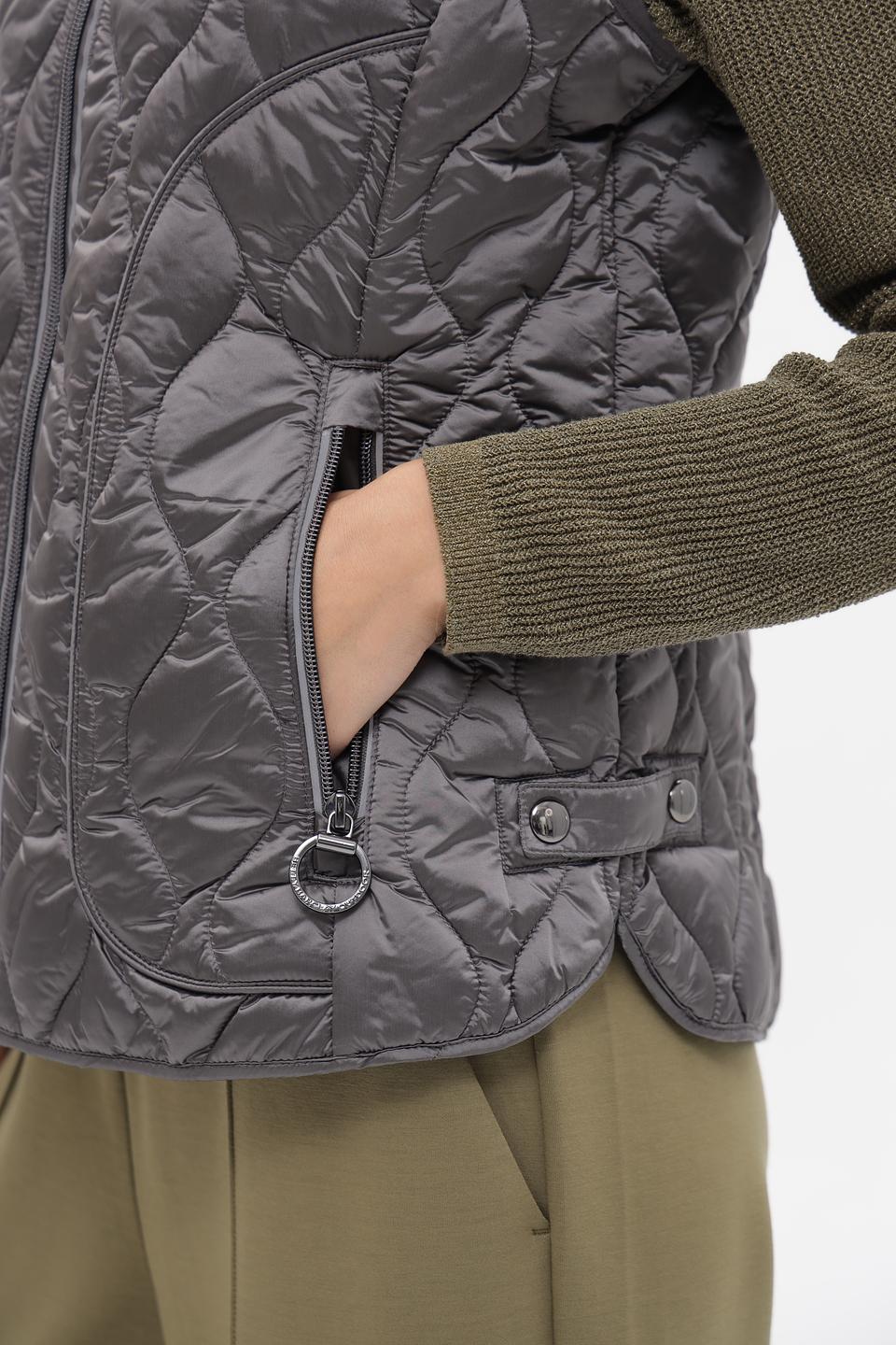Жилет стеганый Betty Barclay серый