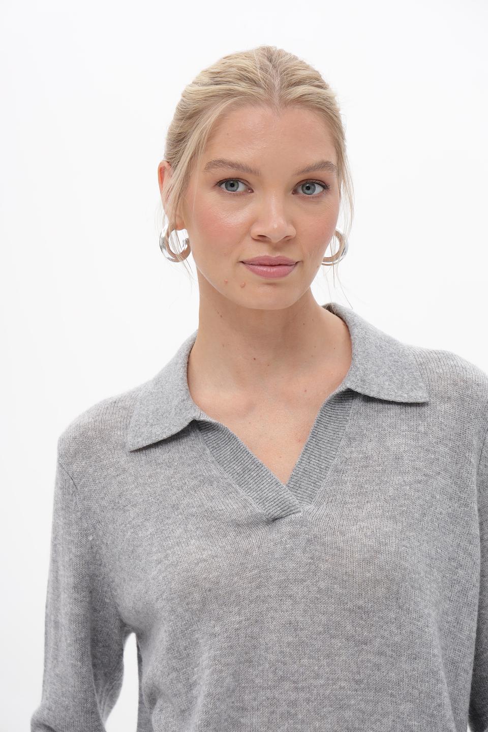 Пуловер Bugatti серый с воротником-поло