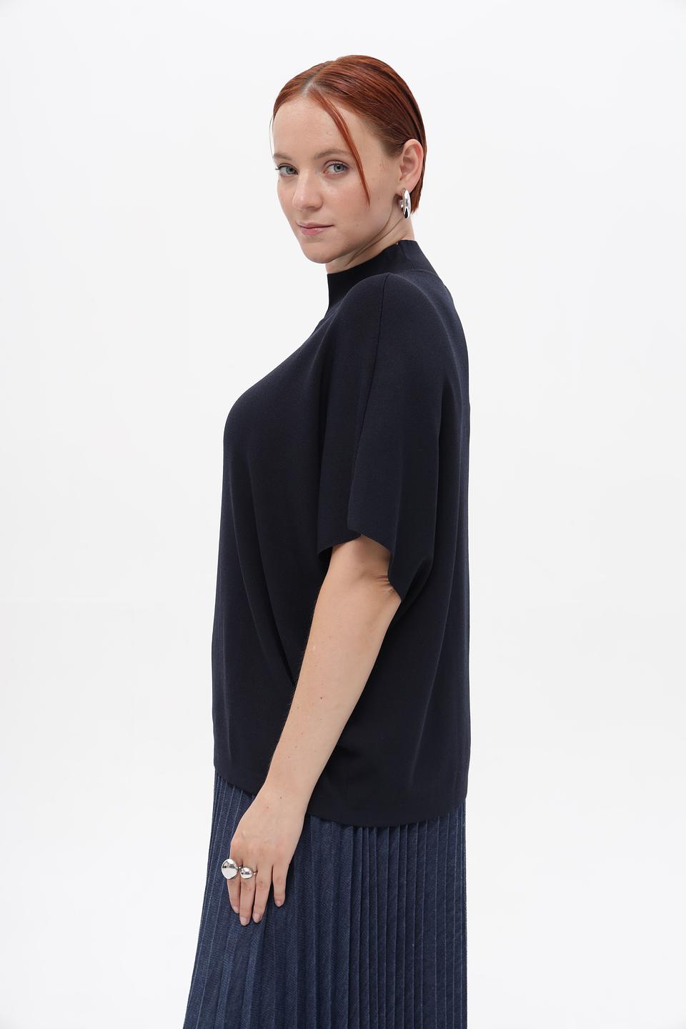 Пуловер Tuzzi чёрный с рукавом-крылышком