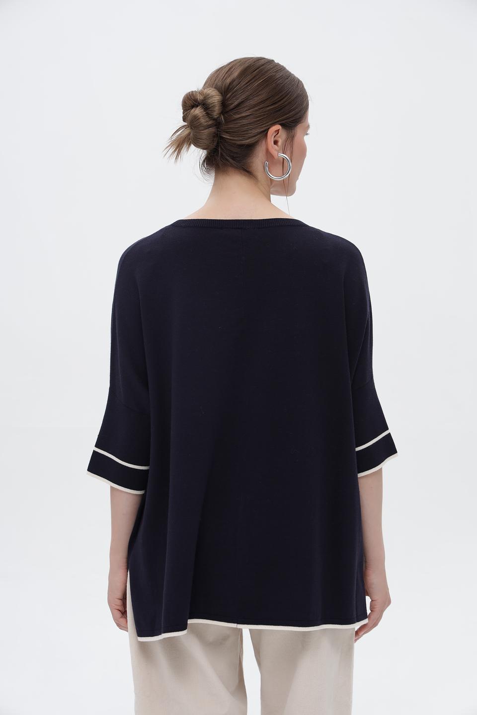 Пуловер Miss Lagotte темно-синий с белой отделкой