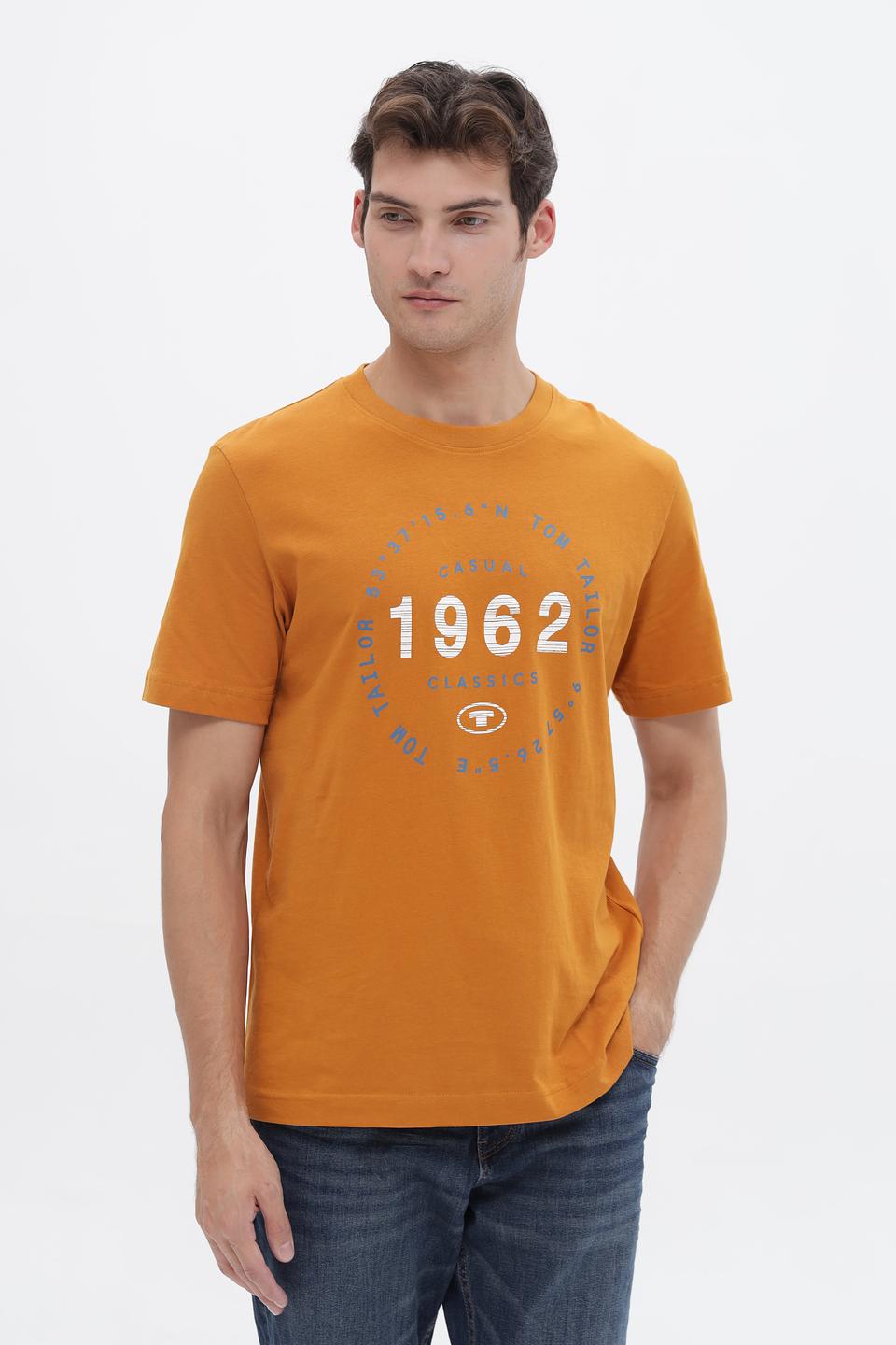 Футболка Tom Tailor с принтом 1962 горчичный