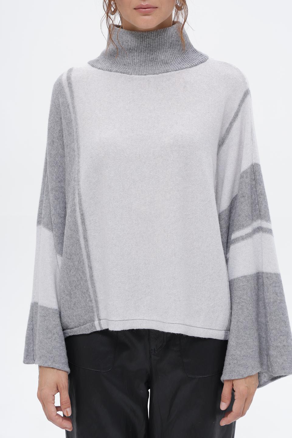 Пуловер Croche с рукавами-колоколами