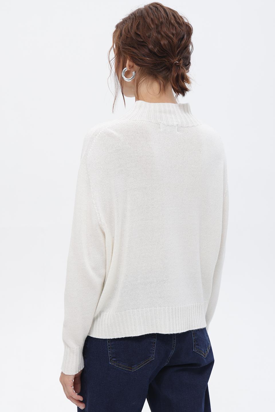 Пуловер Croche молочный