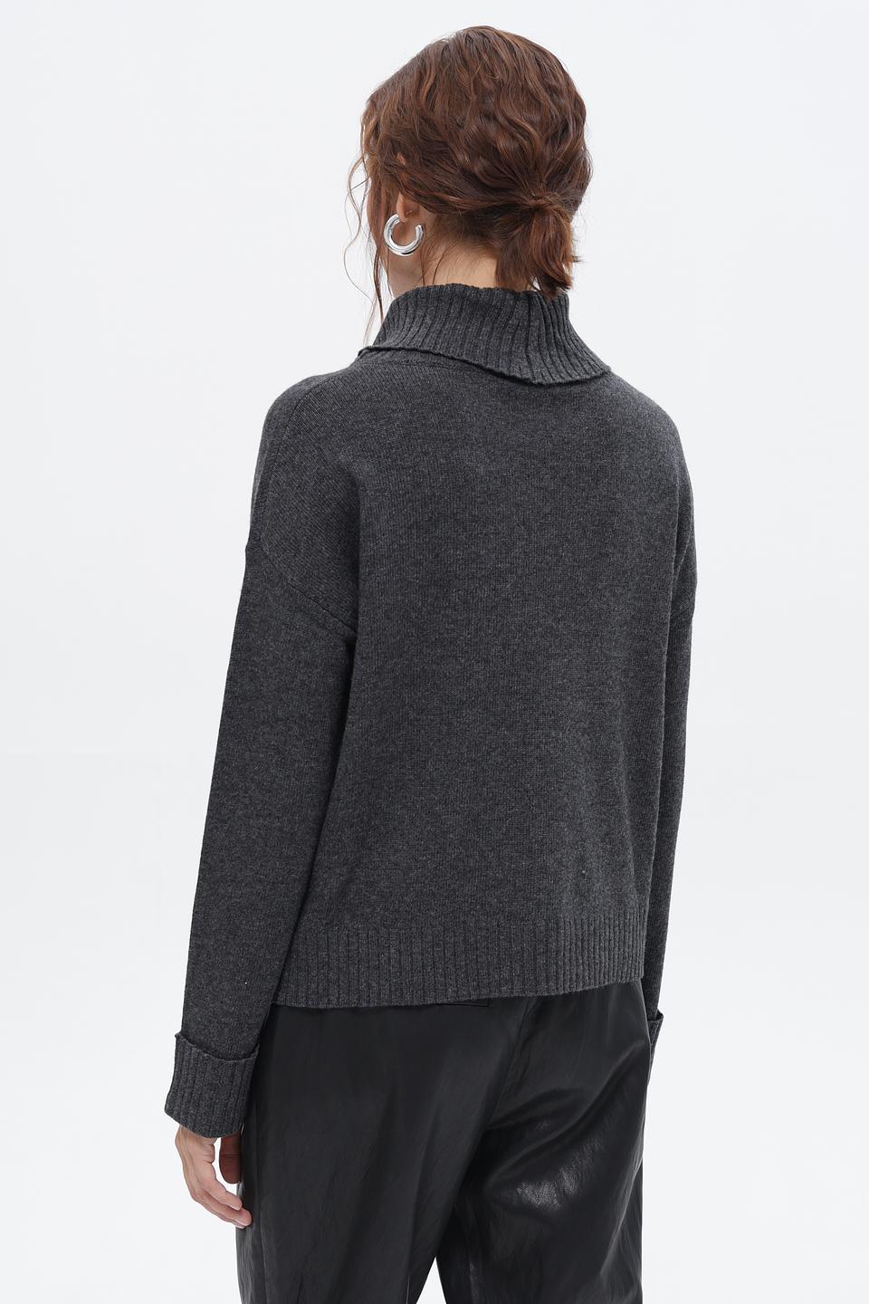 Пуловер Pezzo с горлом серый