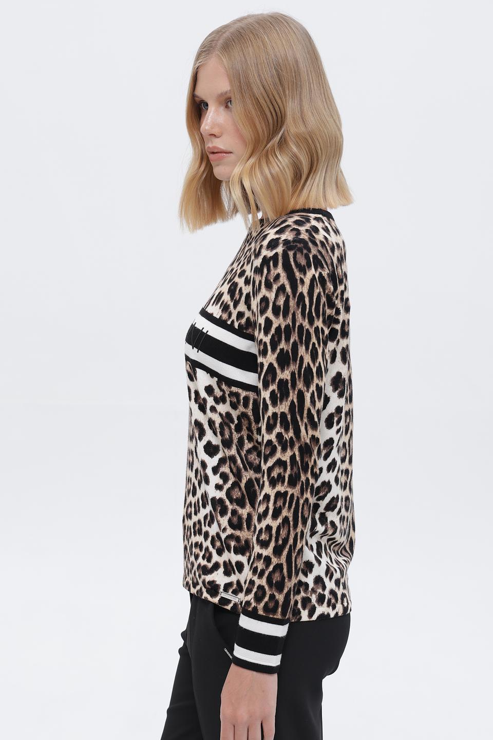 Пуловер Passioni с леопардовым принтом