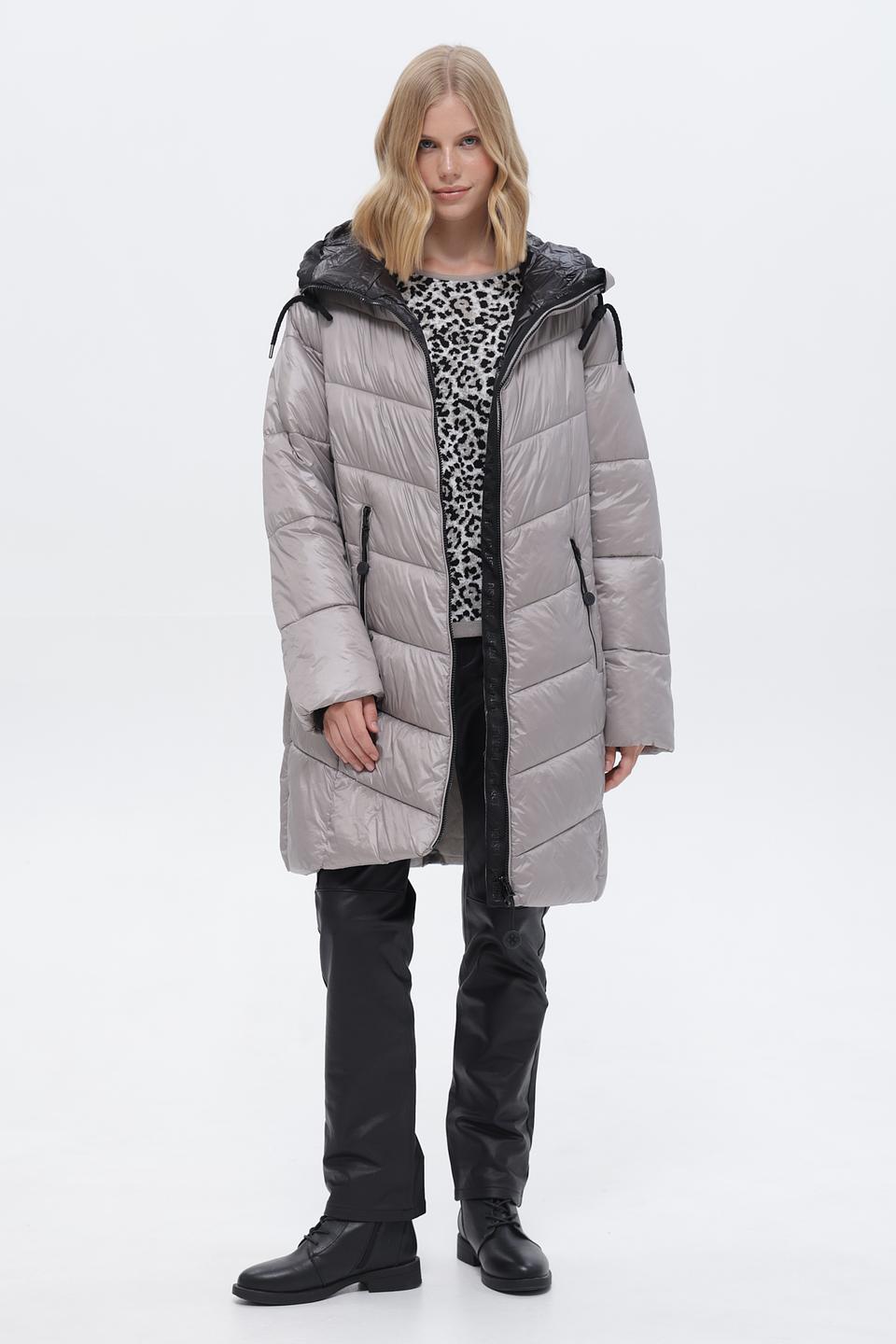 Пальто District стеганое серое