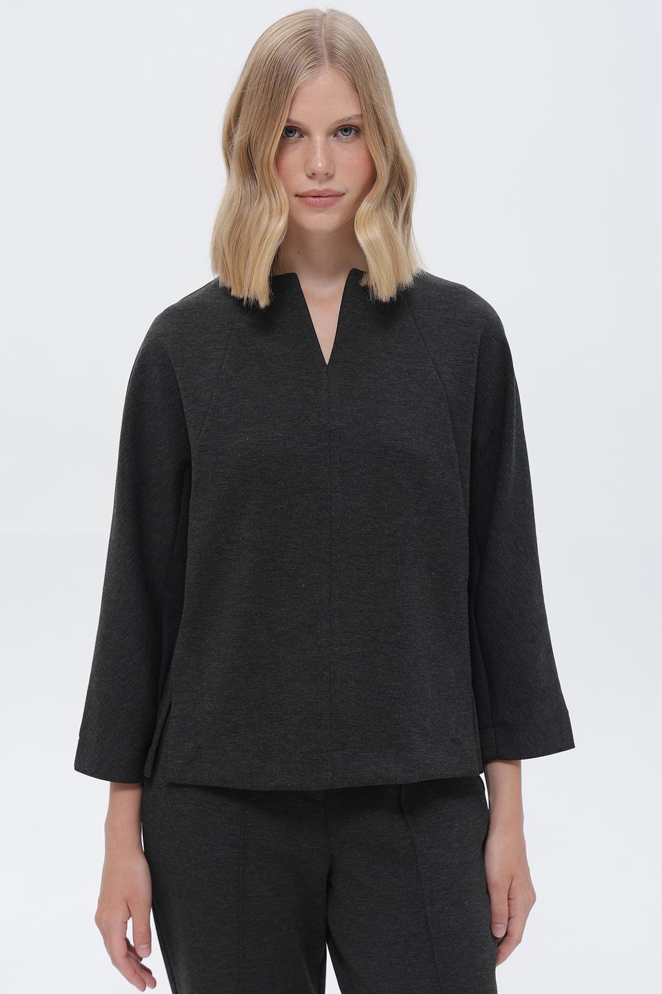 Пуловер Rich and Royal серый