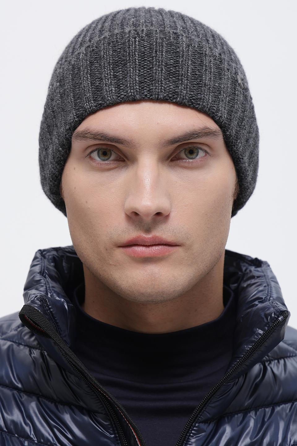 Шапка ADL man вязаная серая