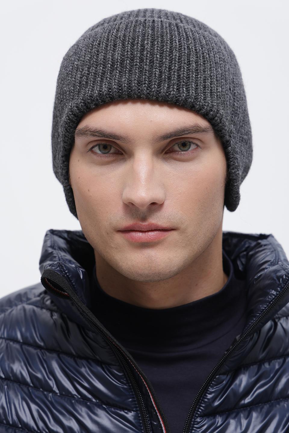 Шапка ADL man вязаная серая