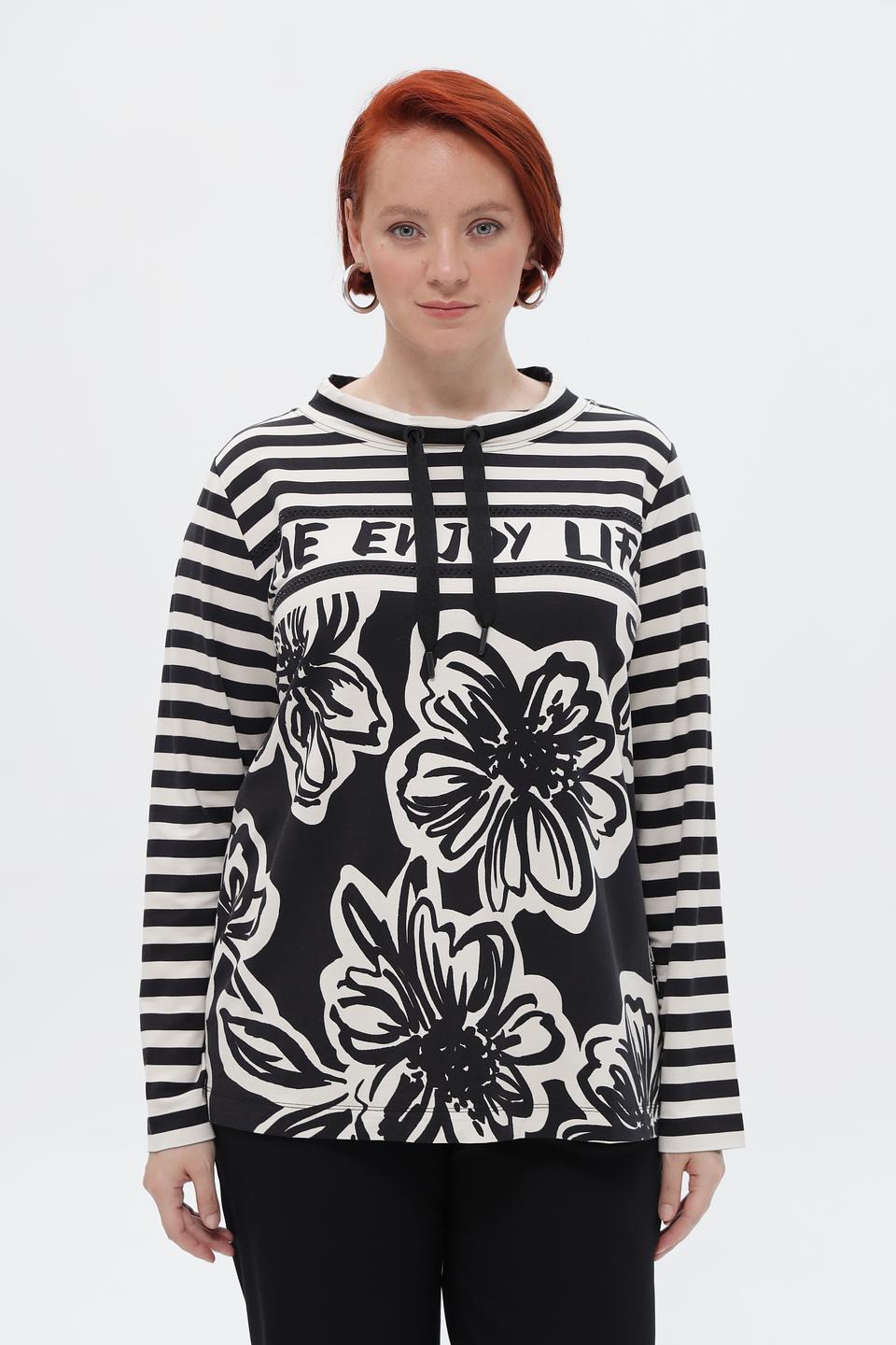 Пуловер Via Appia с цветами и надписью