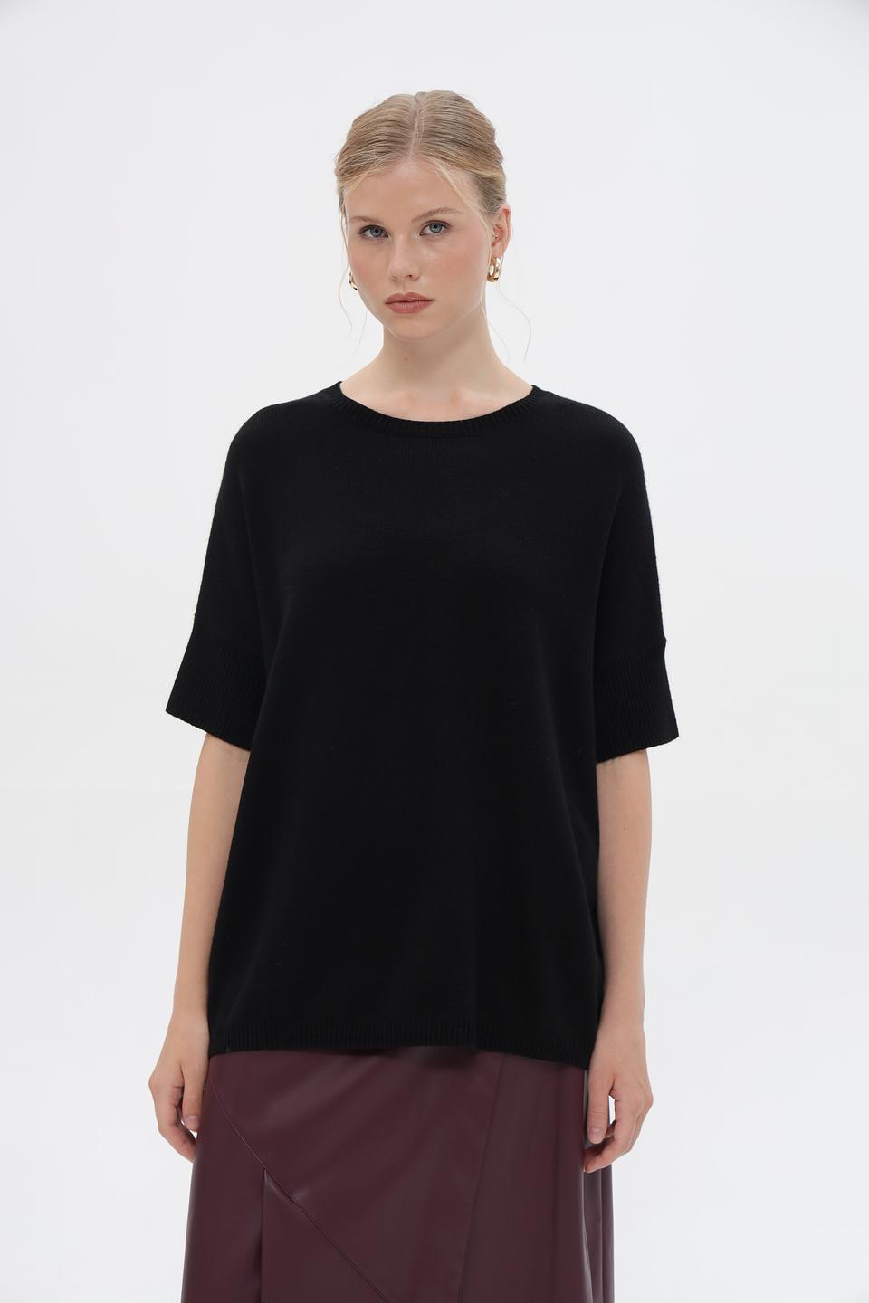 Пуловер UNQ женский черный