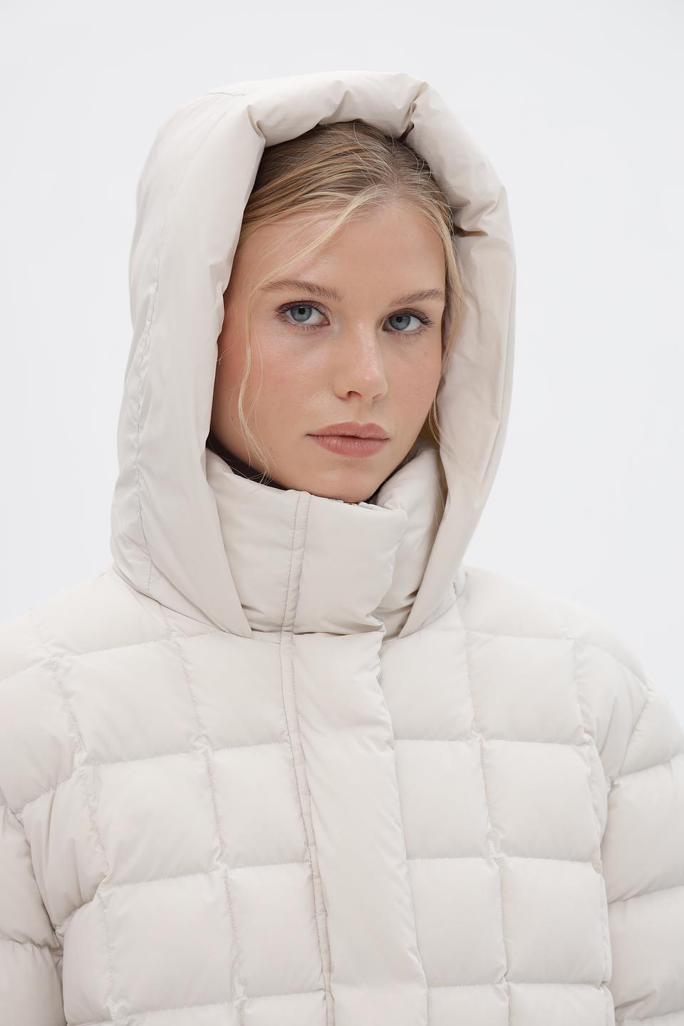 Пальто Marc Cain стеганое бежевое