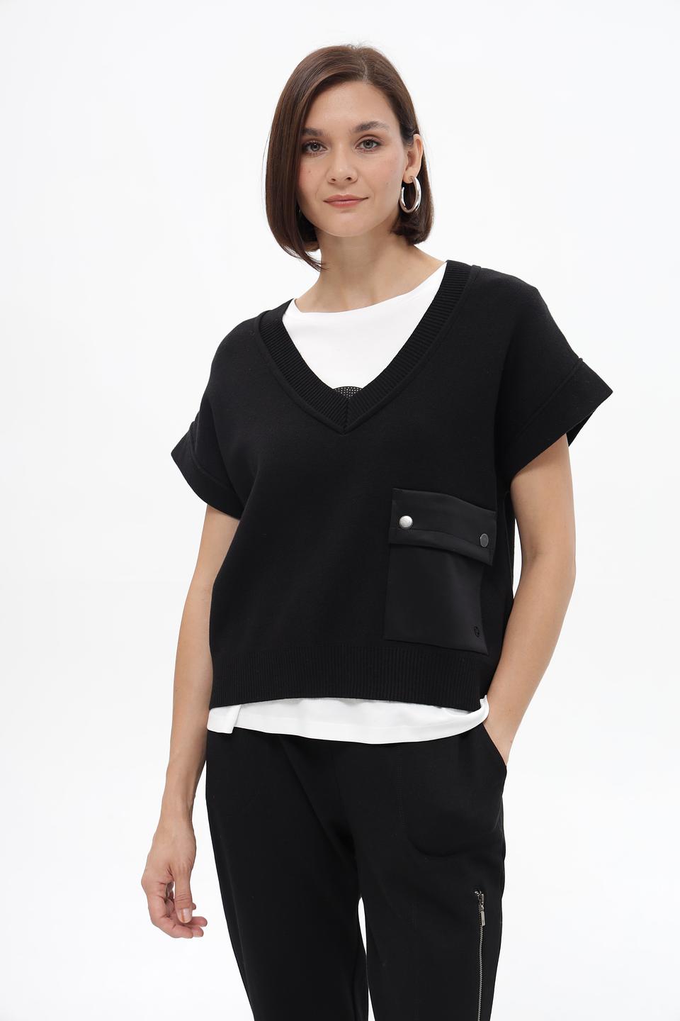 Жилет Monari чёрный с карманом