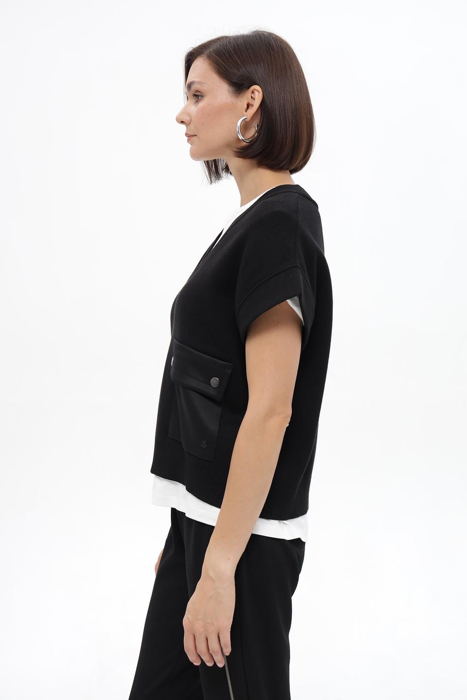 Жилет Monari чёрный с карманом