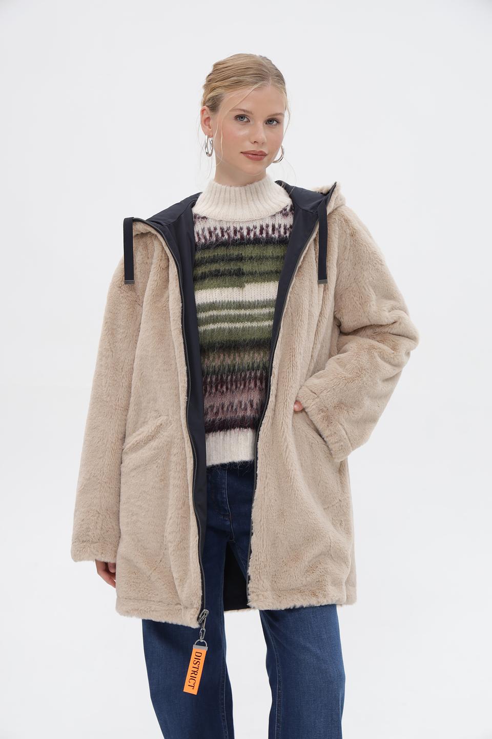 Пальто District с капюшоном бежевое