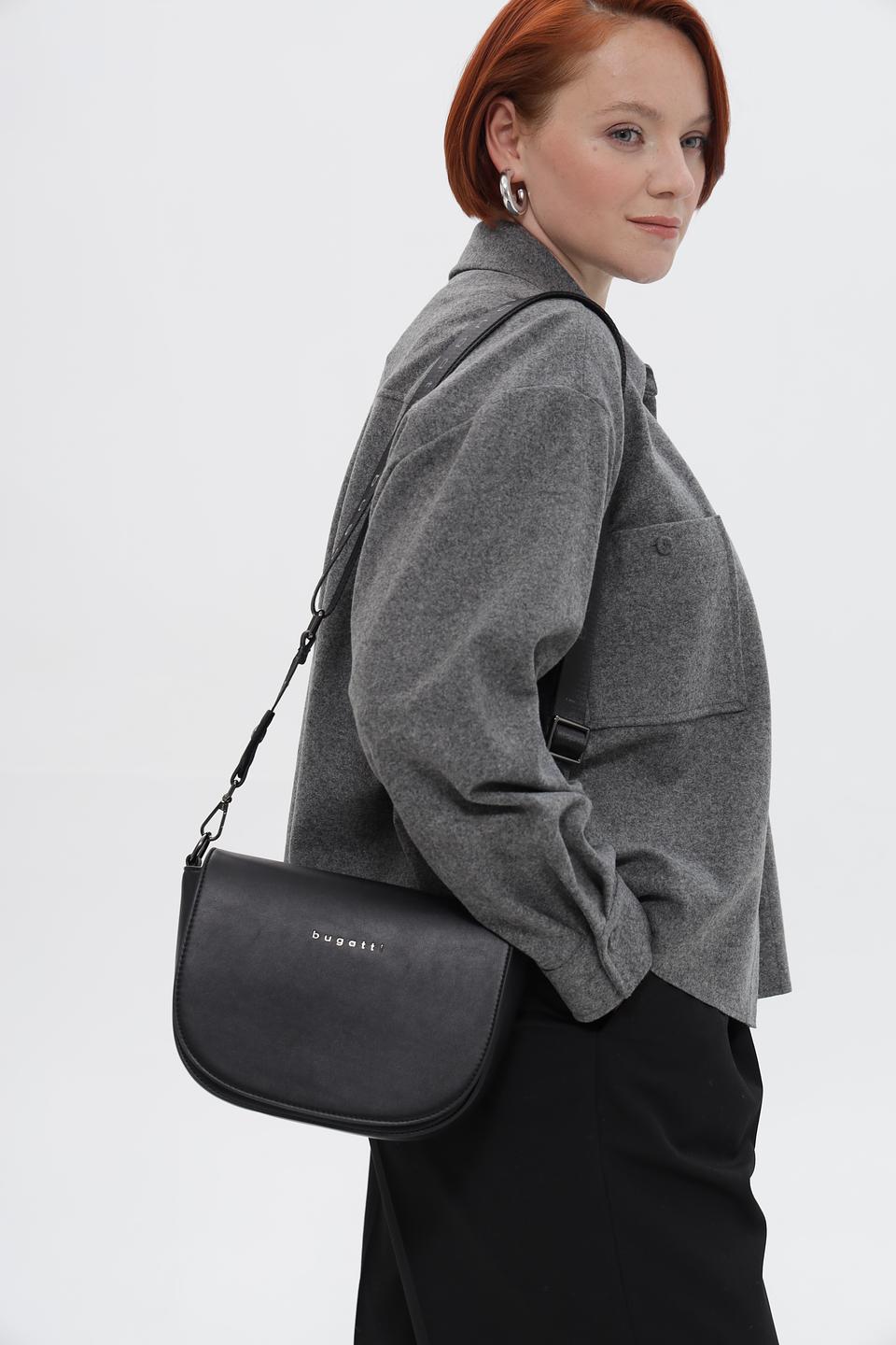 Сумка Bugatti черная