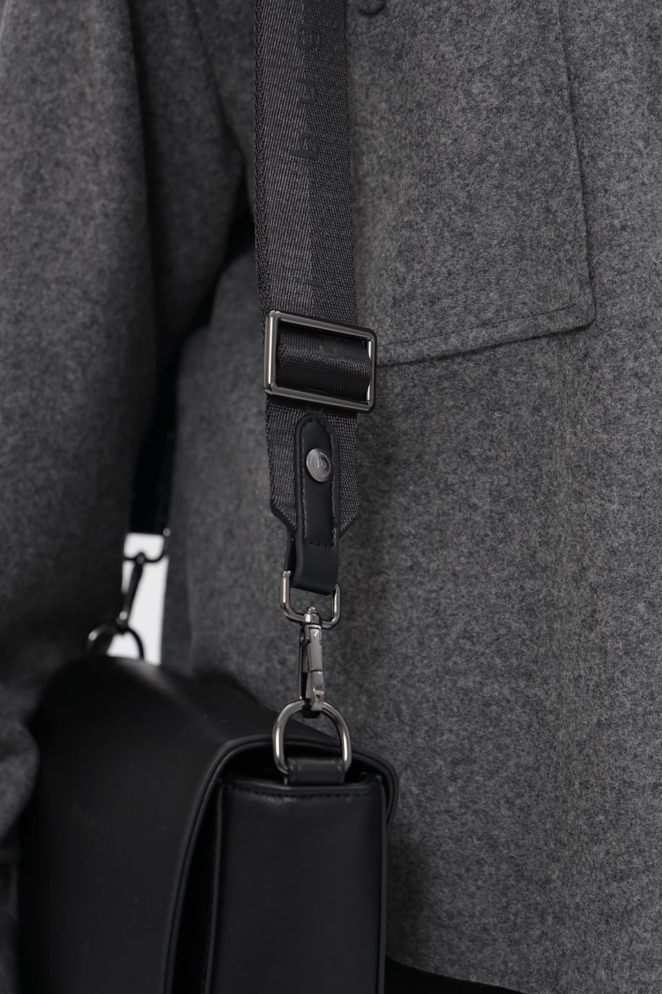 Сумка Bugatti черная