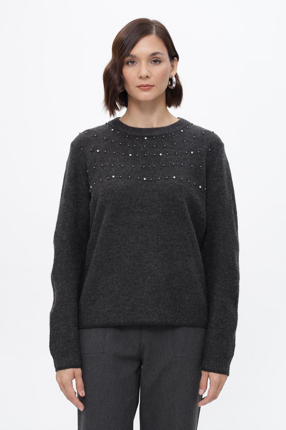 Пуловер Broadway с бусинами серый