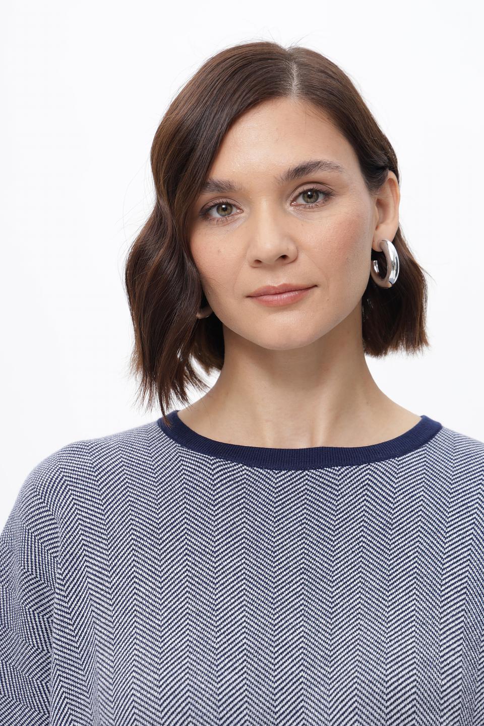 Пуловер UNQ с узором